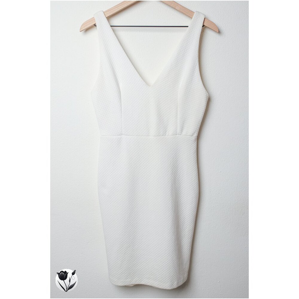 Women's Alice + Olivia Mini Dress Sz 8 White Sleeveless Sheath Textured Bodycon